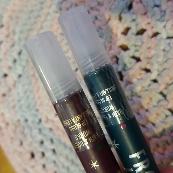 New Bath & Body Works Christmas Lip Gloss, Merry Mimosa and Frosted Icing (2) - Picture 4 of 4